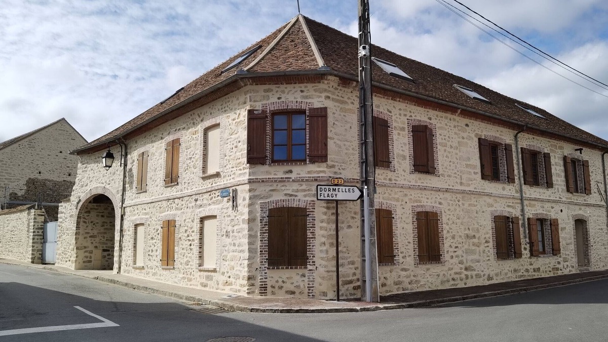 Thoury-Ferottes Apartment | Three Suites at La Boule d'Or