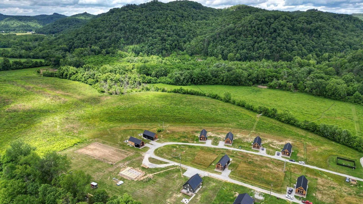 Stanton Cabin | Three Suns Full Rental 8 Cabins/Mountain Views