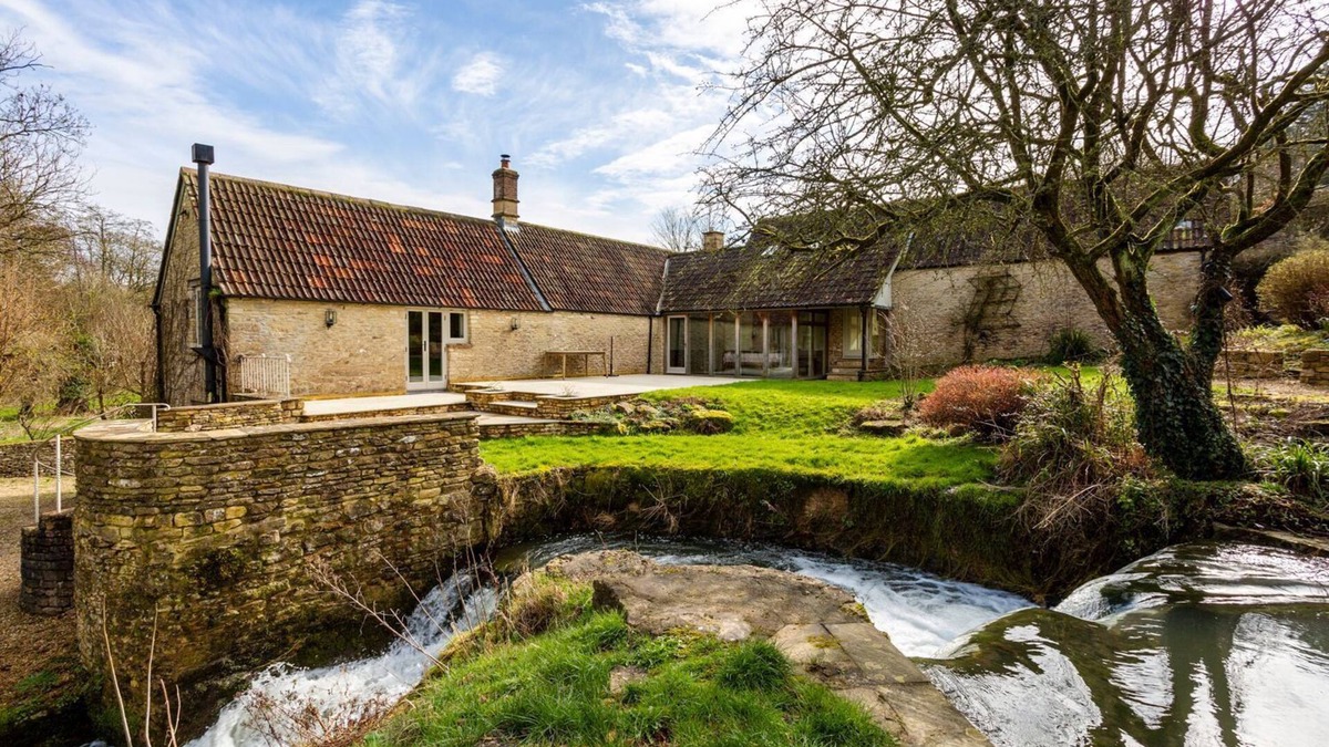 Nettleton Villa | Threshing Mill - Four Bedroom Villa, Sleeps 8