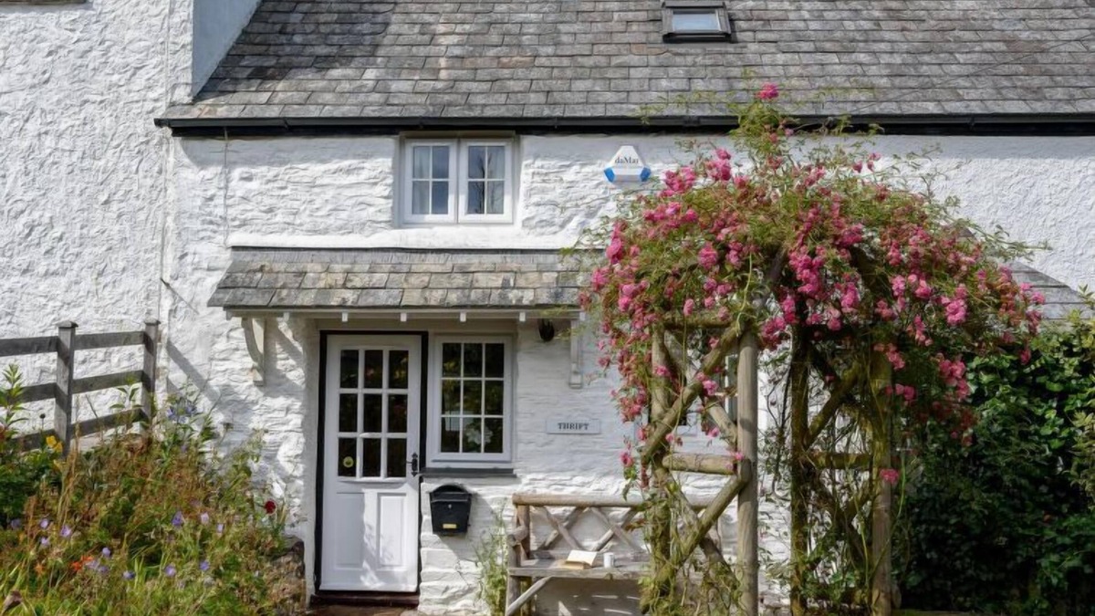 Looe House | Thrift Cottage by Interhome