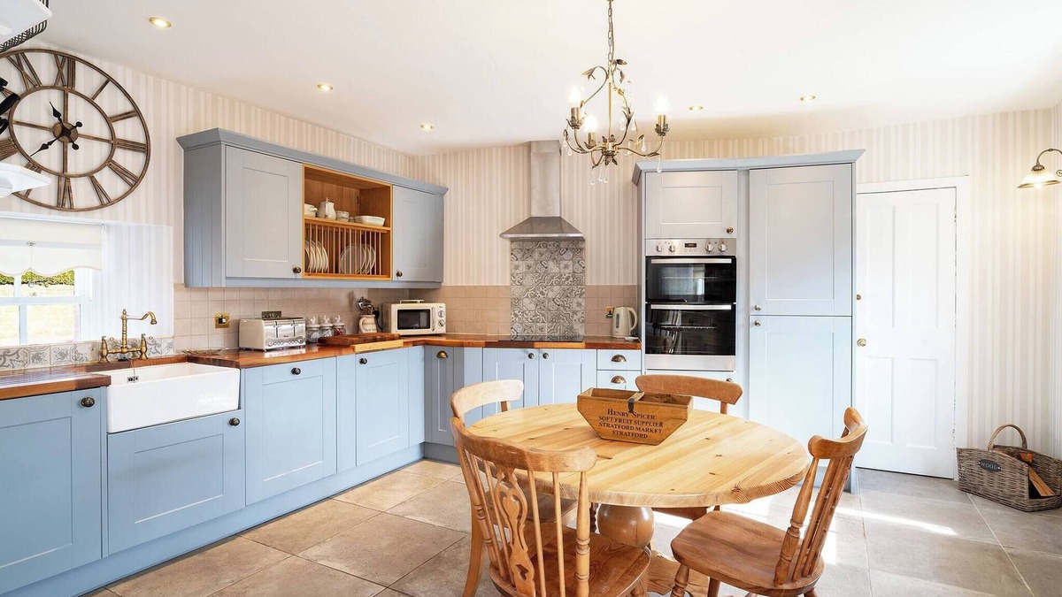 Kirriemuir Cottage | Thrums Cottage - Kirriemuir Central Location