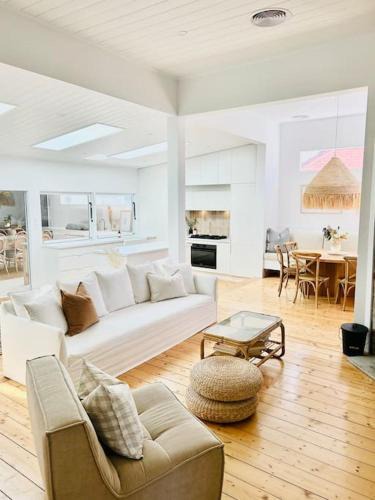North Bendigo House | Thunder St Cottage Light Bright Home