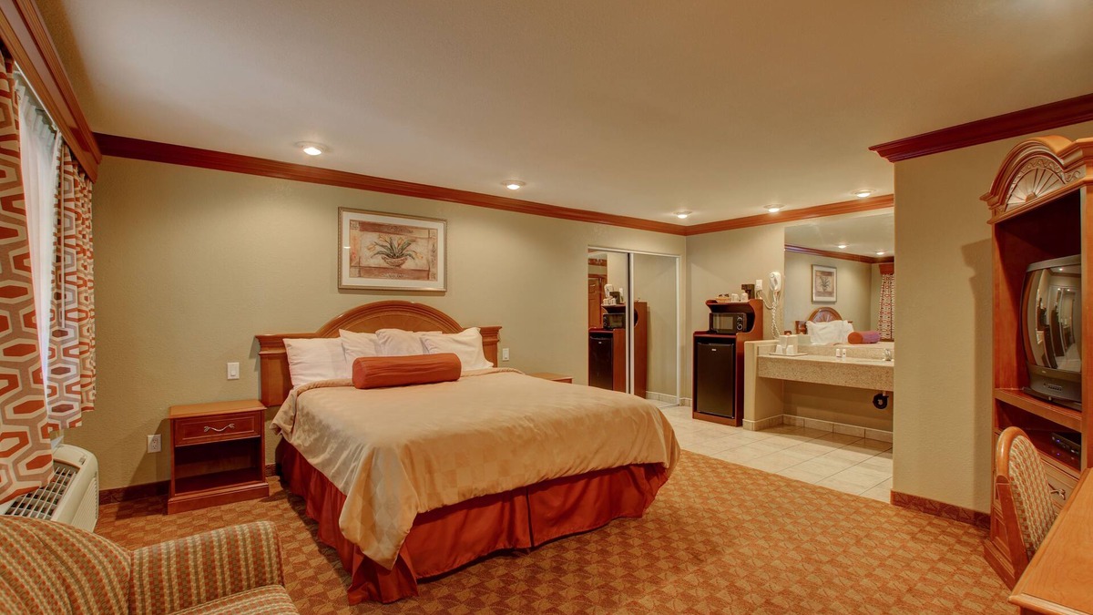 Eastside Hotel | Thunderbird Lodge in Riverside