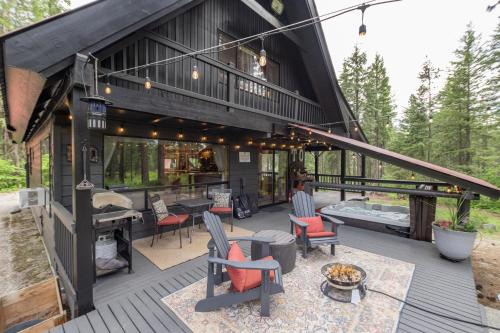 Ardenvoir House | Thyme Out by NW Comfy Cabins