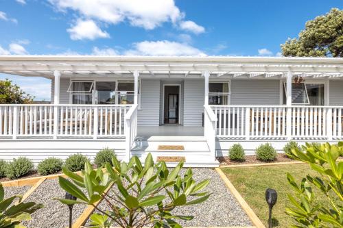 Oneroa House | Ti Cottage - Stay Waiheke