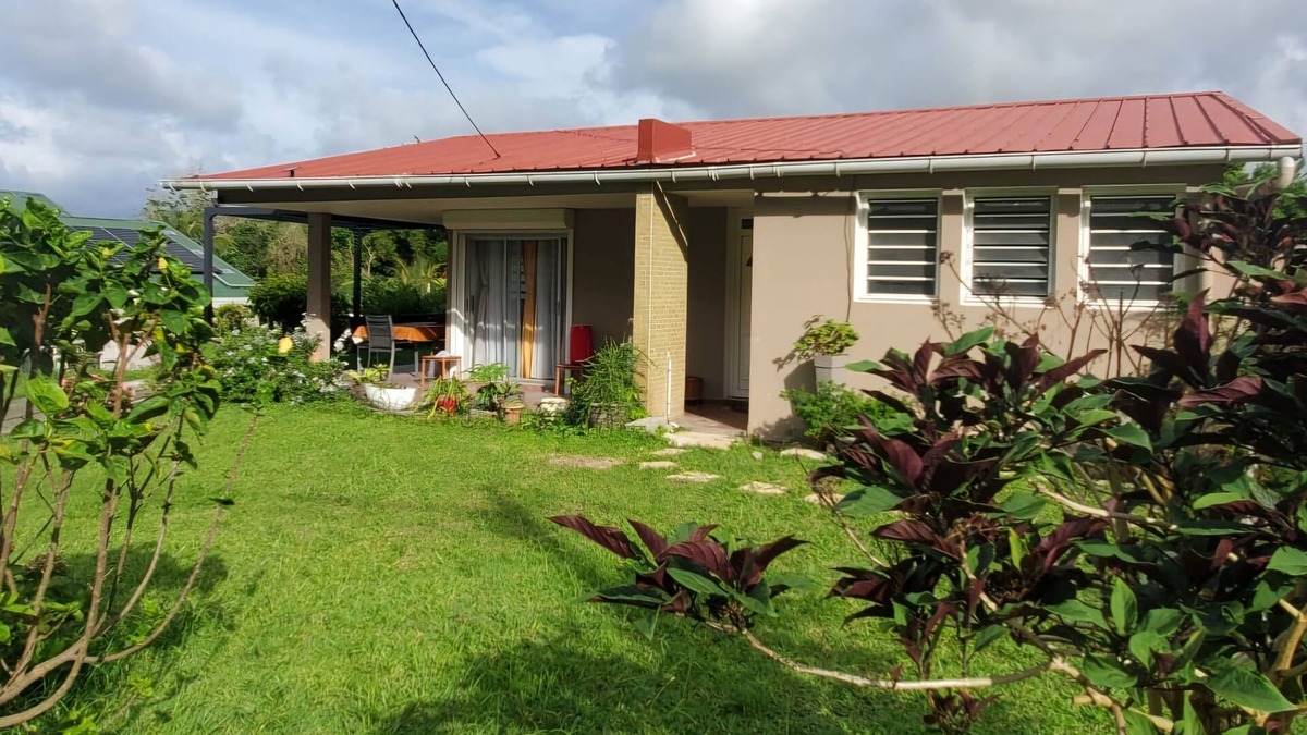 L'Ajoupa-Bouillon Villa | Ti-Kaz fleurie, the bouillonaise getaway