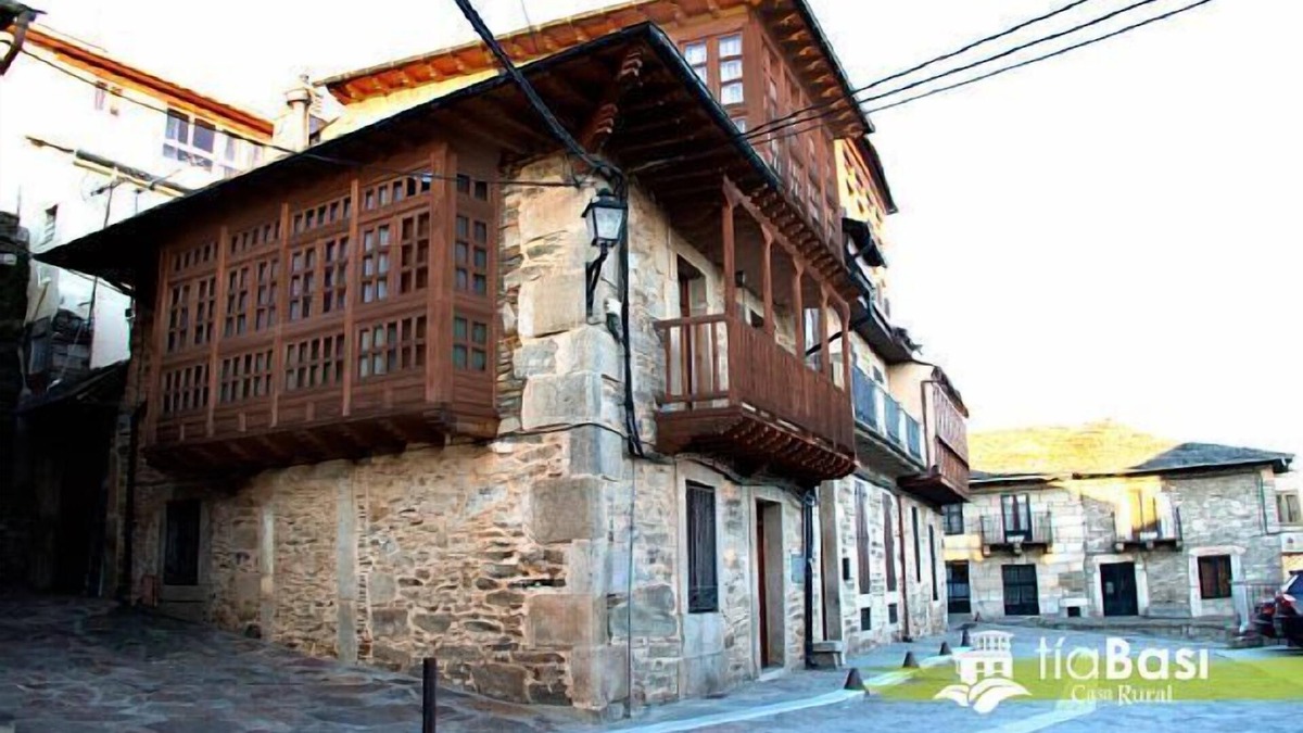 Puebla de Sanabria Cottage | Tia Basi Cottage for 8 people