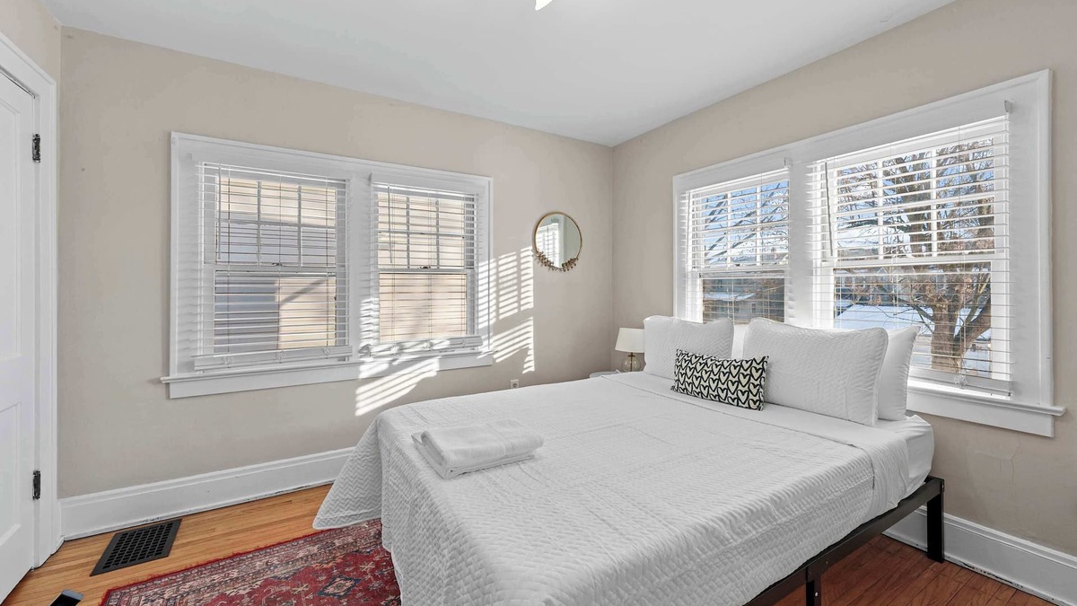 Clintonville House | Tibet Twins 2 Retreat for 6