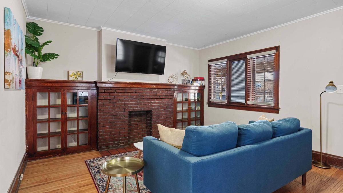 Clintonville House | Tibet Twins 2 – Retreat for 6