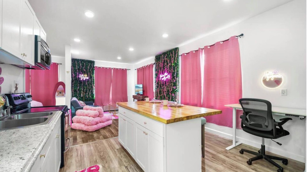 Marlinton Apartment | Tickled Pink – A Fun & Fabulous Stay!
