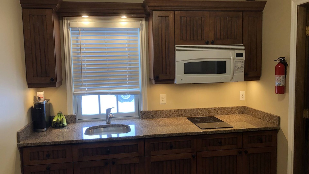 Dufferin Apartment | "Tidal Treasure" Guest 9 of 10 Carriage House