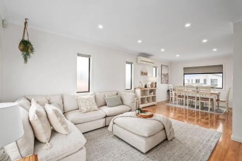 Indented Head House | Tides Edge