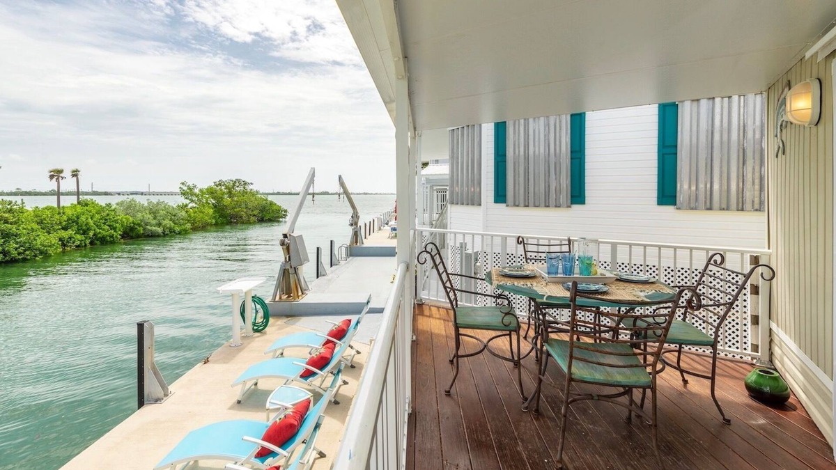Cudjoe Key Cottage | *TIDEWATER VIEWS @ VENTURE OUT* 2BR/2BA Cottage + 35’ Private Slip | 80’ Pool