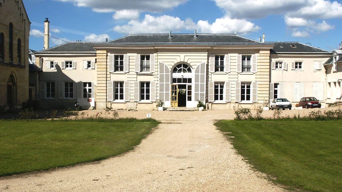 Notre-Dame Hotel | Tiers lieu de l'Ermitage, Room 1