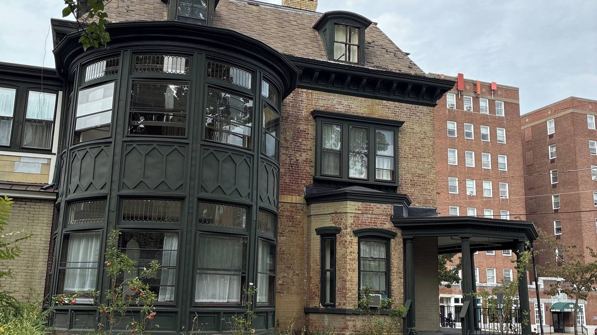 Newburgh Apartment | Tiffany Suite in Historic Newburgh, NY