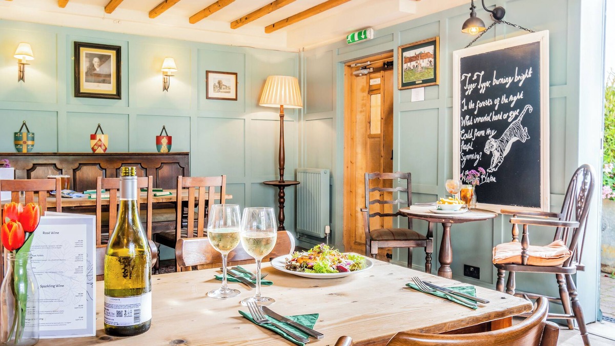 East Dean and Friston Bed & Breakfast | Tiger Inn Cub Rooms