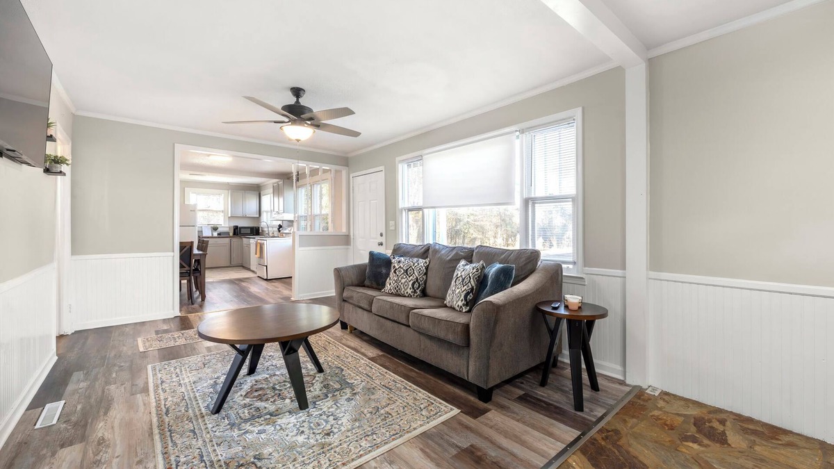 Central House | Tiger's Refuge: 2br/1ba home 10 min. from Clemson University