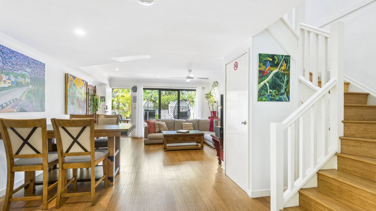 Belongil Villa | TIGERLILY'S @BELONGIL BEACH BYRON BAY, 100 metres to Belongil Beach, Pool WiFi