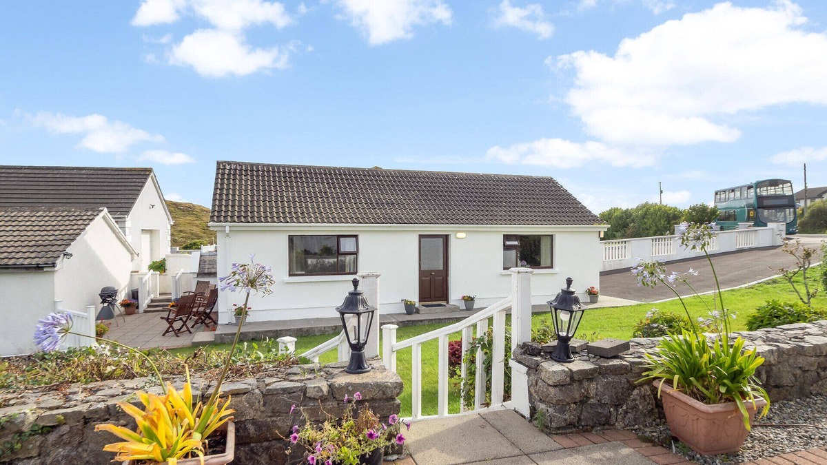 Carraroe Ski Chalet | Tigh an Bheachaire Carraroe
