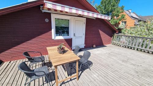 Lillekula Apartment | Tihase one bedroom garden view apartment