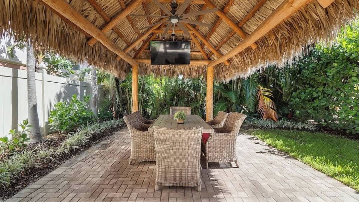 Lake Ridge Apartment | Tiki Cabana☀️Comfortable Beds ❤ 5 mins to Beach