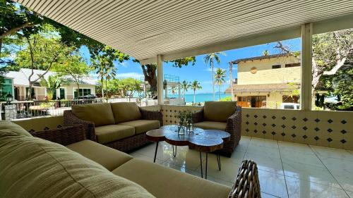 Nong Chaeng House | Tiki White House
