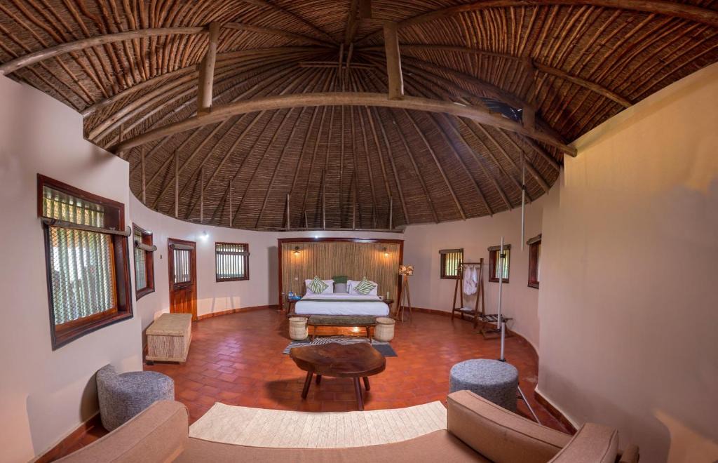 Pakwach Hotel | Tilenga Safari Lodge