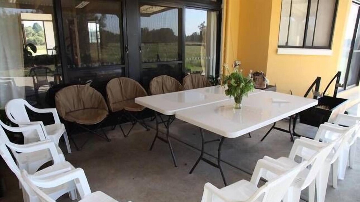Salt Ash House | Tilligerry Farm Accommodation