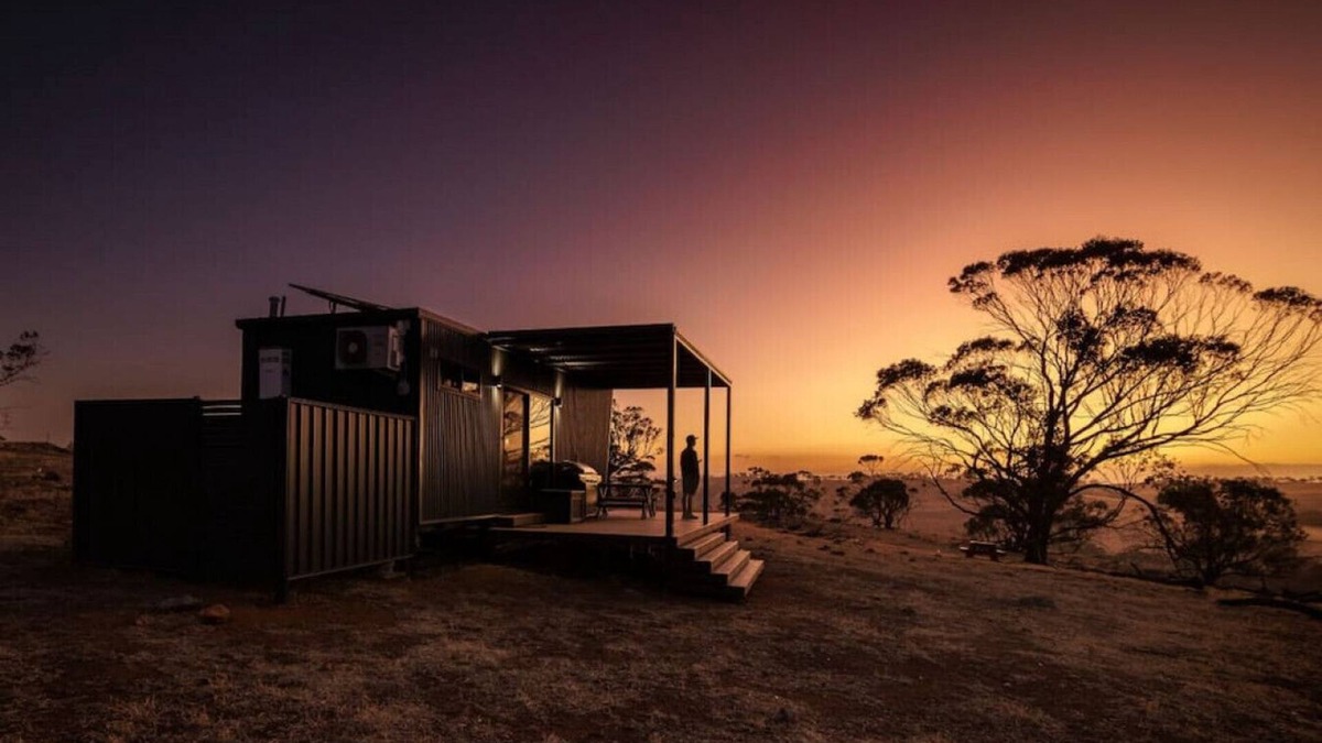 Coondle Cabin | Tim & Ashleigh the Tiny Cabins