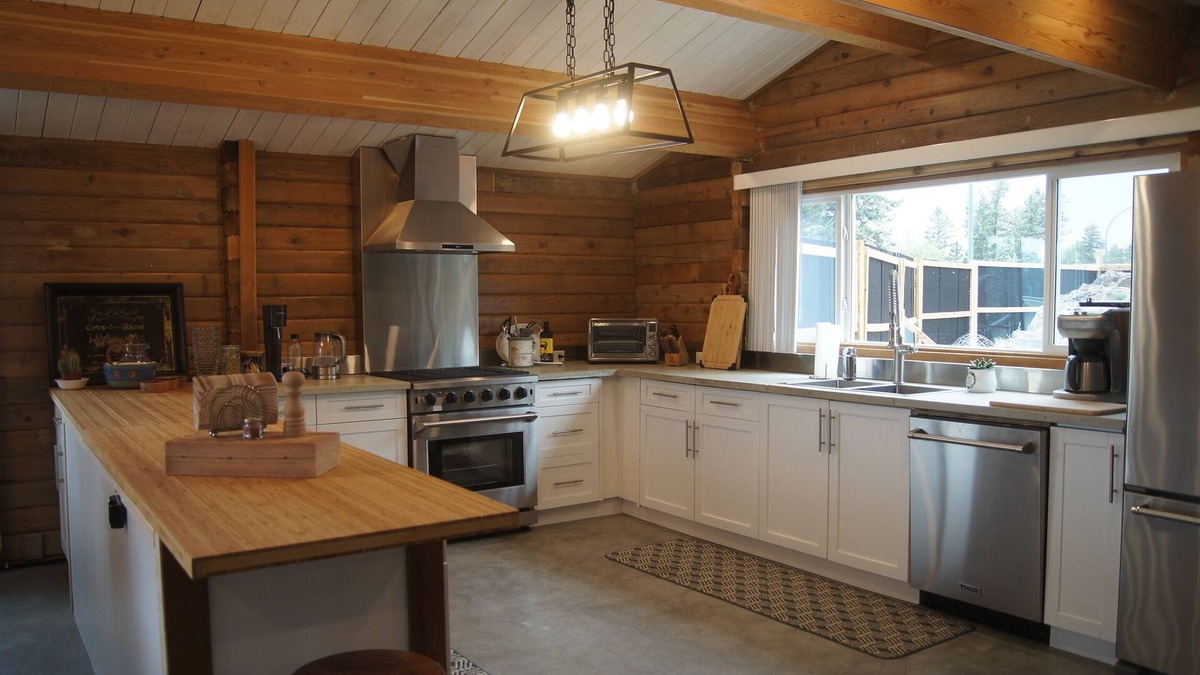 Logan Lake Cabin | TIMBER & BEAM CABIN Private setting New-Re-located & Re-built 1979 Pan Abode