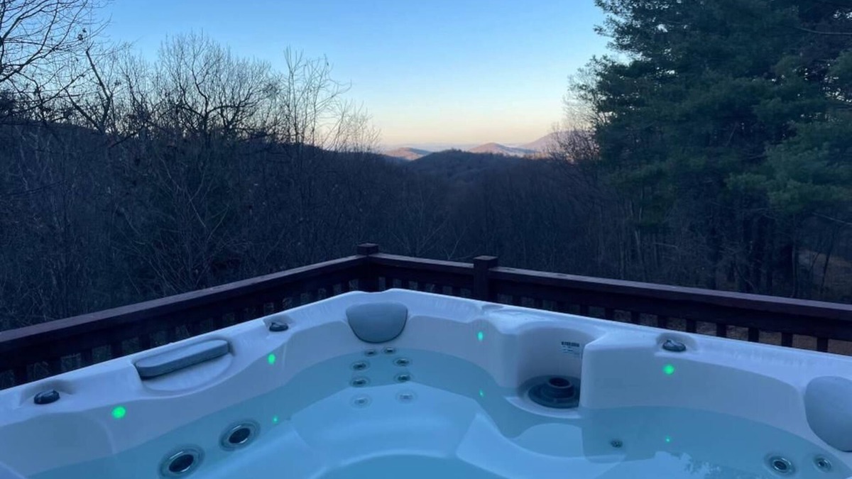 Bentonville Cabin | Timber Creek Falls - a Shenandoah cabin with a private waterfall
