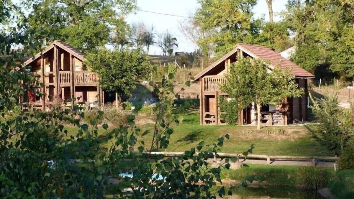 Meilhac House | Timber-frame house with pond and swimming pool, Parc Régional Périgord Limousin