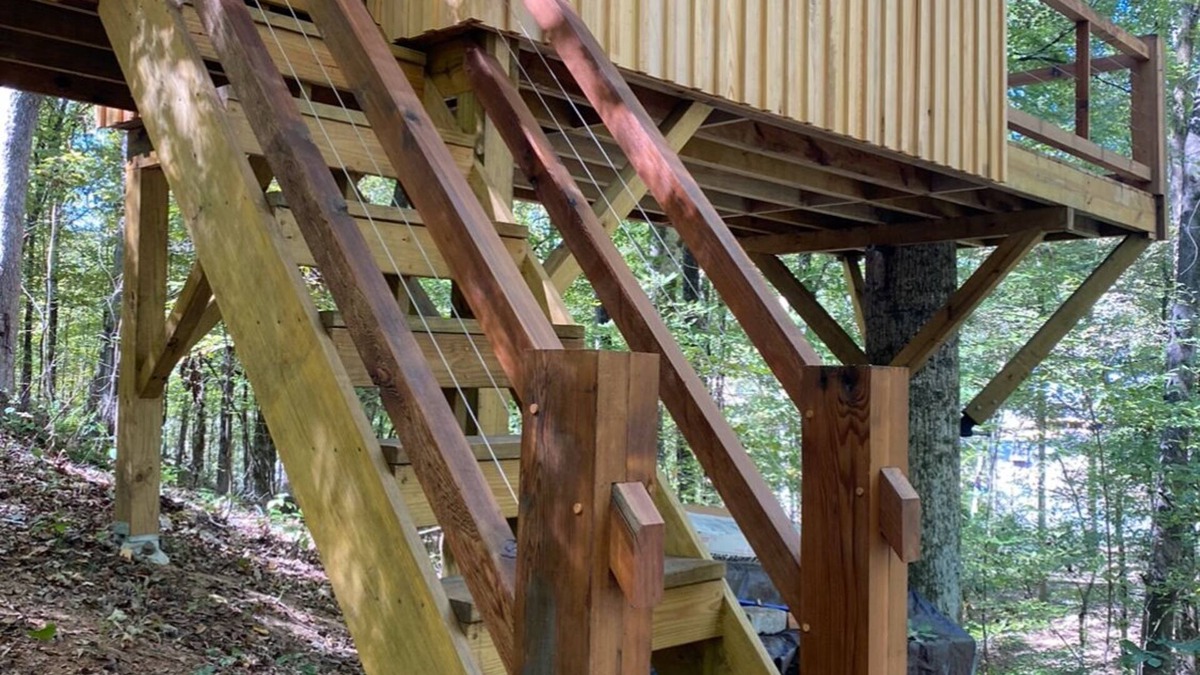 Juliette Cabin | Timber-frame treehouse along the Ocmulgee River; short drive from I-75