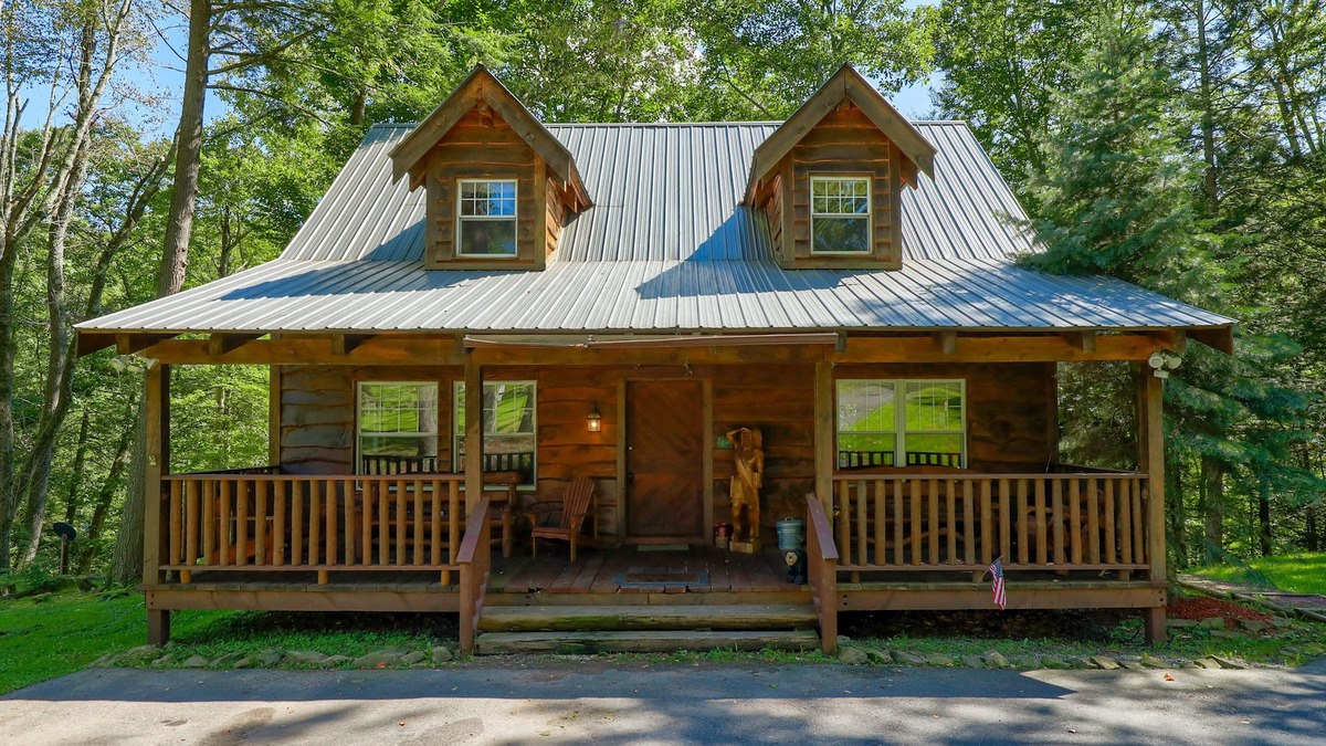 Weatherly Cabin | Timber framed cabin nestled in the Pocono Mountains on a private 400 acre estate