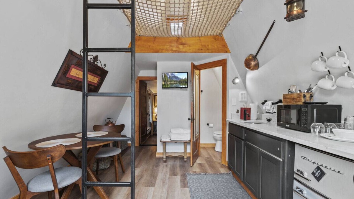 Colorado Springs Cabin | Timber Lodge Cabin #4