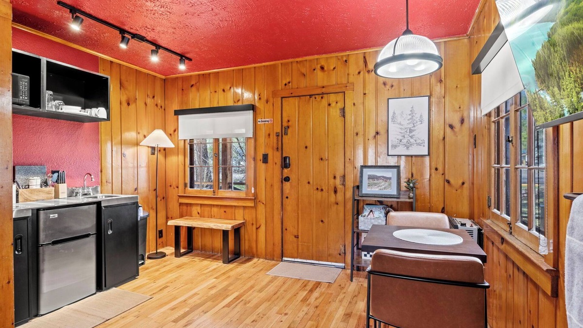Colorado Springs Cabin | Timber Lodge Cabin 18