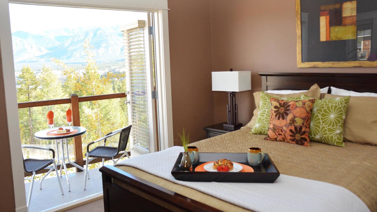 East Kootenay Ski Chalet | Timber View Chalet, Luxury 3 Bedroom Mountain Chalet, Beautiful Views