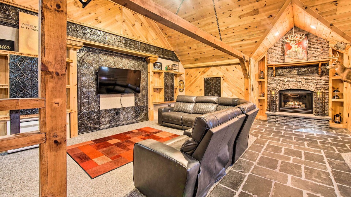 Reedsville House | 'Timberland Estates' Cabin: Close to Trails!