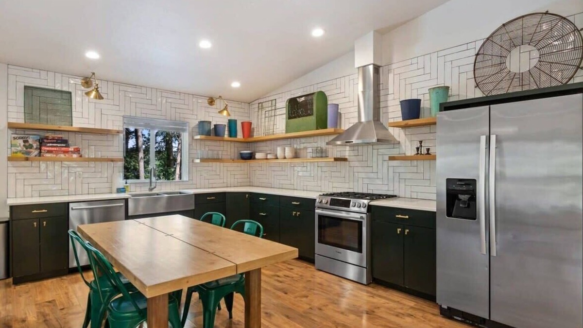 Post Falls House | Timberland Perch | Contemporary Lake Living