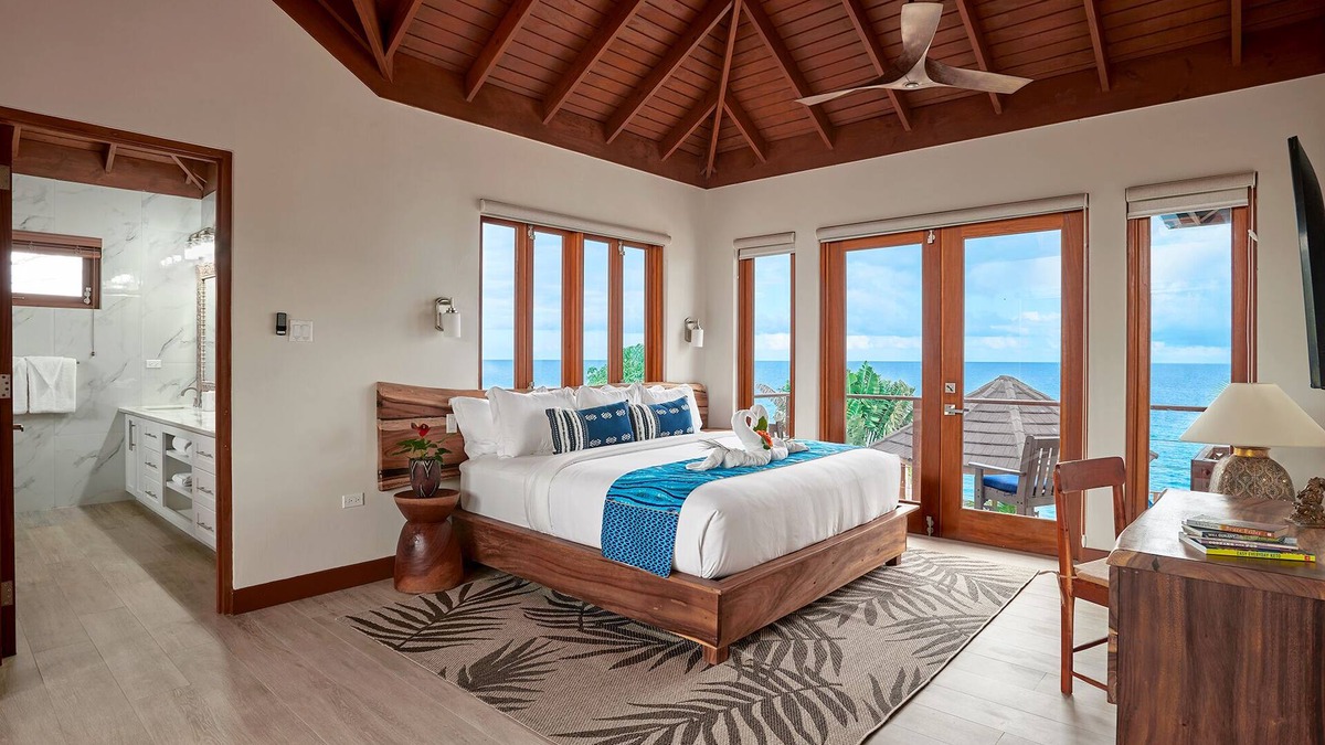 Salt Gut Villa | Timbuktu is a luxury 5 bedroom villa with stunning seaviews on the sea.