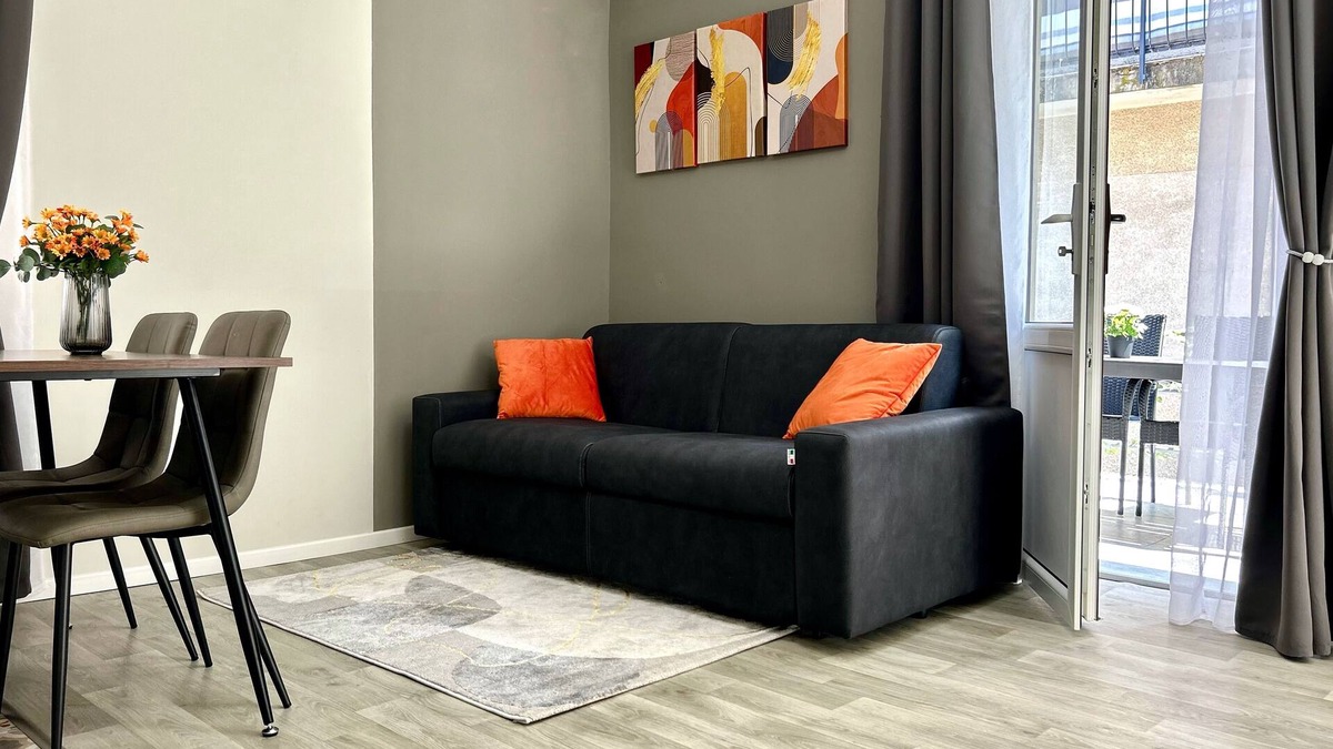 Torno Apartment | Timco apartment with big terrace