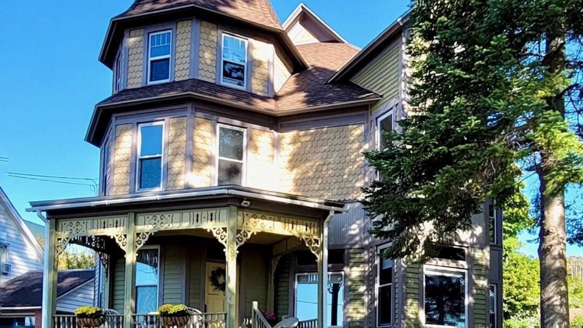 Hancock House | Time for fall and winter fun planning. Trails and ski slopes nearby. Spacious.