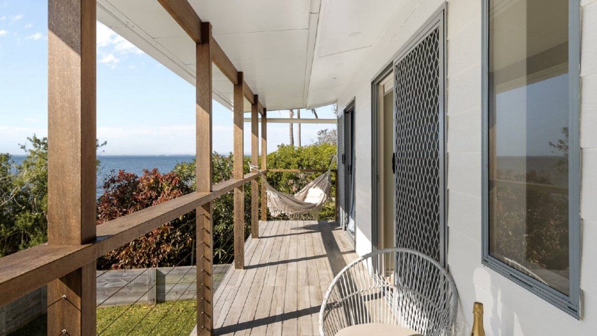 Beachmere House | Time to Drift, Time to Reset