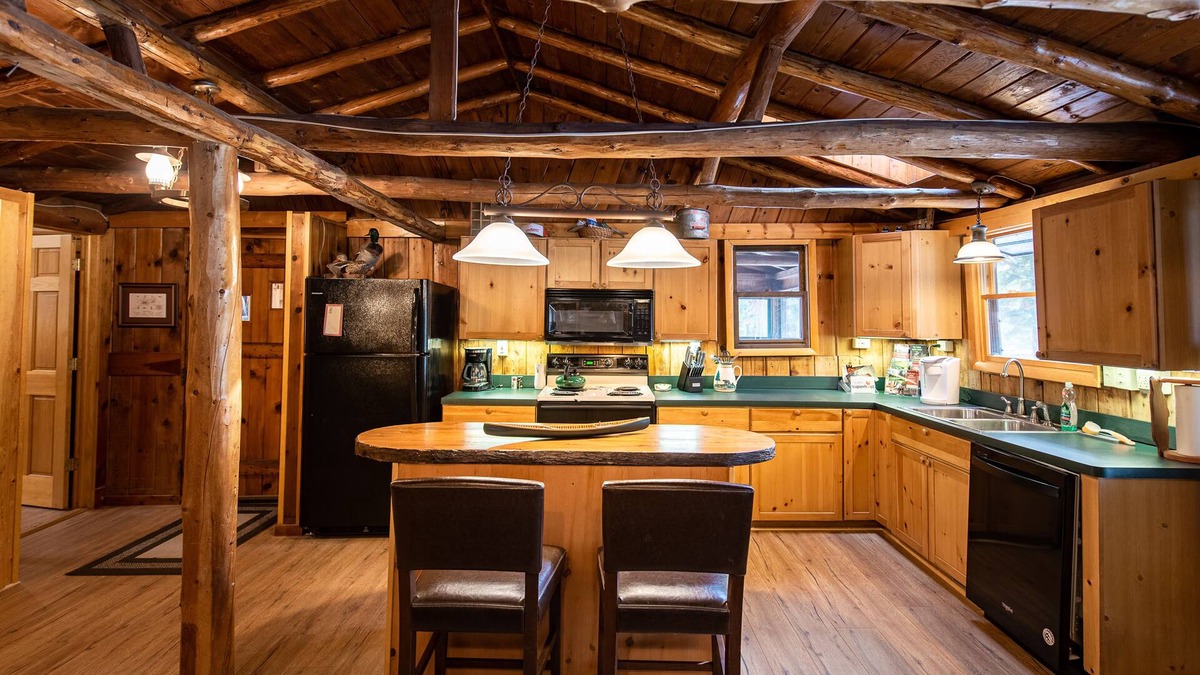 Grayling Cabin | ♣ Timeless Charm 3BDR Whirlpool River Lodge
