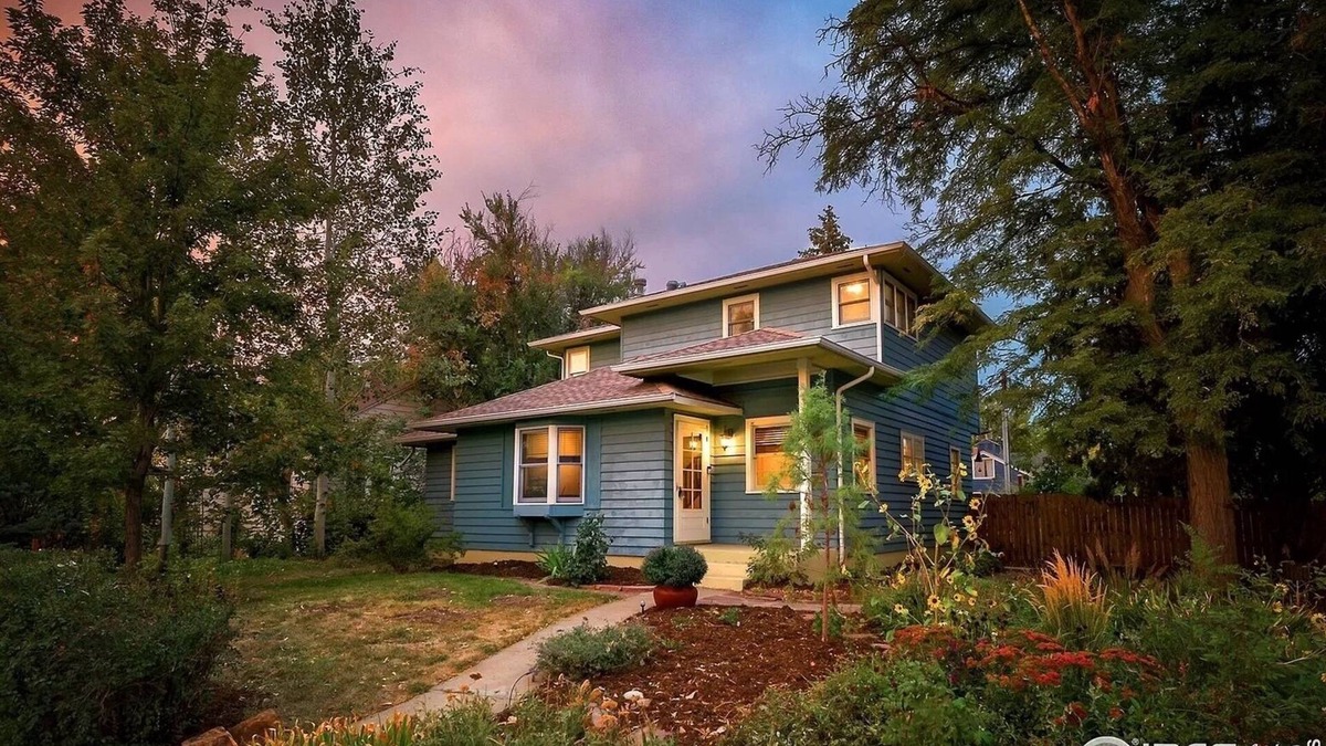 Longmont House | Timeless Elegance: Downtown Longmont Gem with Modern Comforts!