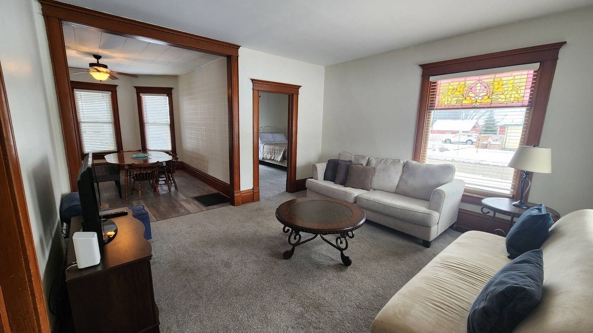 Huntley Apartment | Timeless Elegance: Victorian 1890, Spacious 1st Floor Apartment.