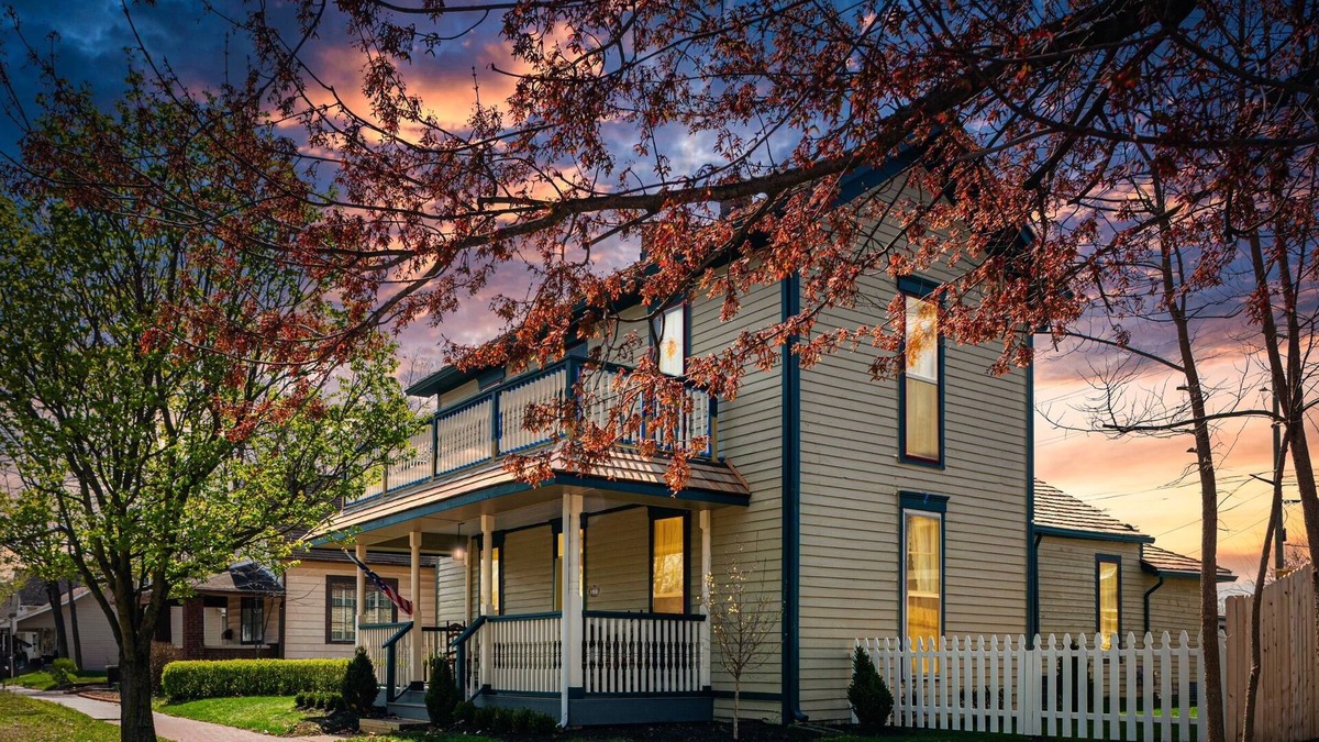 Noblesville House | Timeless on Tenth - Historic Downtown Noblesville