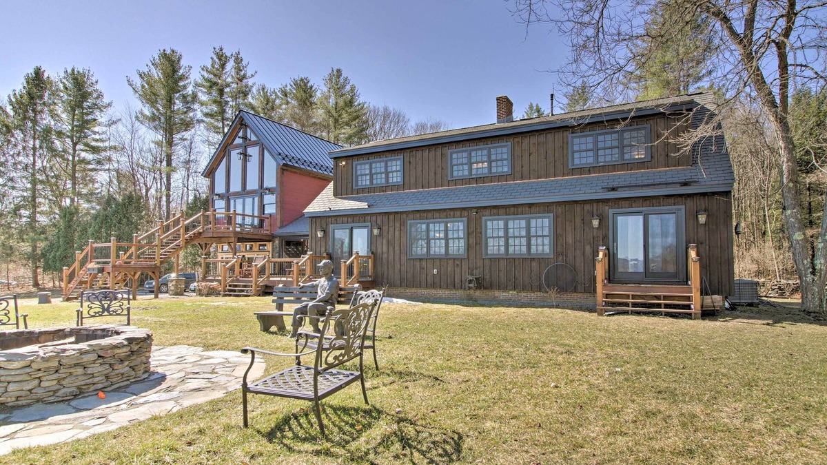 Putney House | Timeless Red Sox Retreat w/Scenic Mountain Views!