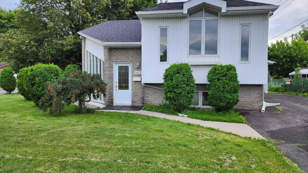 Saint-Hubert House | Timeless Tranquility, a place near everything!