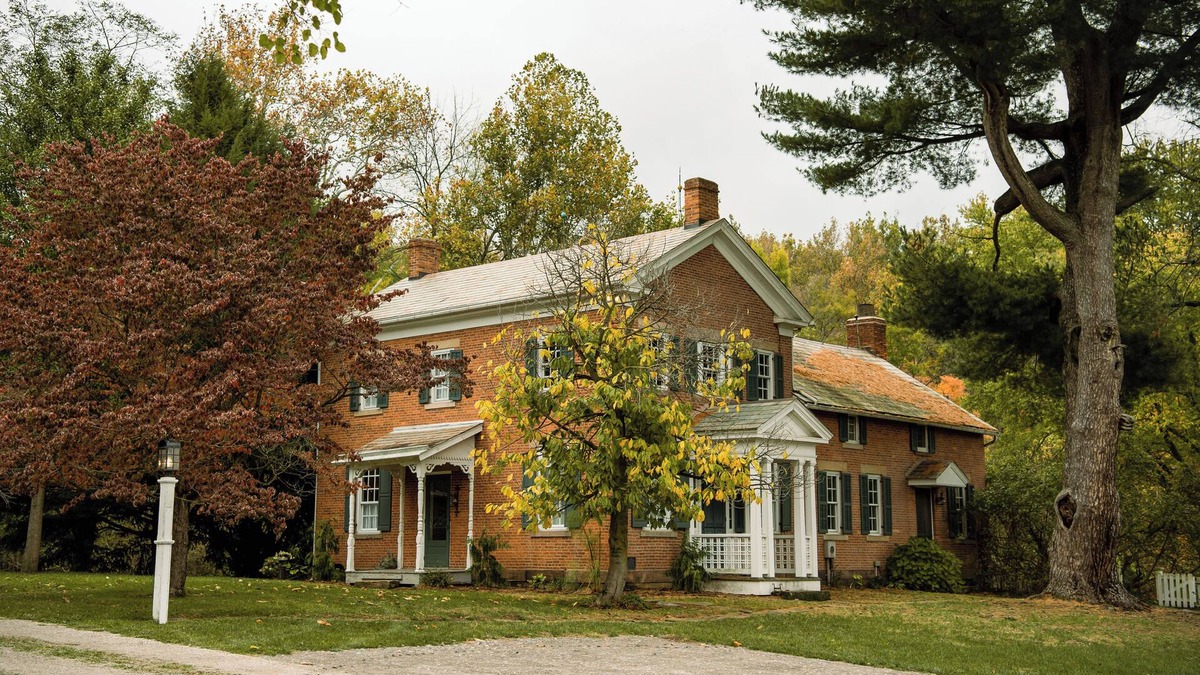 Dundee House | Timeless Winesburg Farmhouse w/Deck